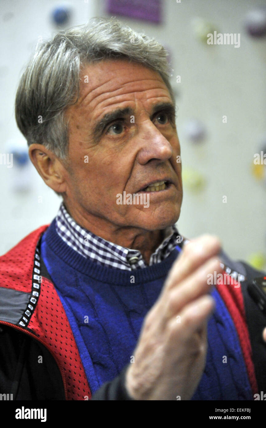 Österreichischer Bergsteiger Peter Habeler im Bild während des Vortrags in Vertikon-Singing Rock Kletterzentrum, Zlin, Tschechische Republik, 19. Januar 2015. Peter Habeler mit Reinhold Messner im Jahr 1978 als erster den Gipfel des Mount Everest ohne Sauerstoff-Ausrüstung zu erreichen. (CTK Foto/Dalibor Gluck) Stockfoto