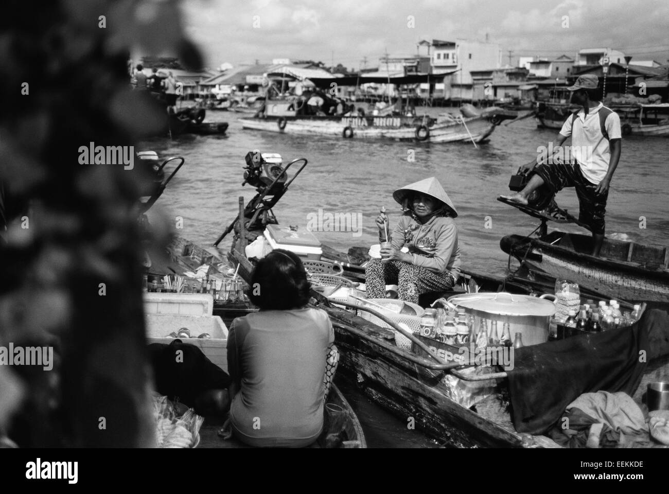 Schwarzen & weißen Bild Anbieter schwimmenden Markt Can Tho Stockfoto