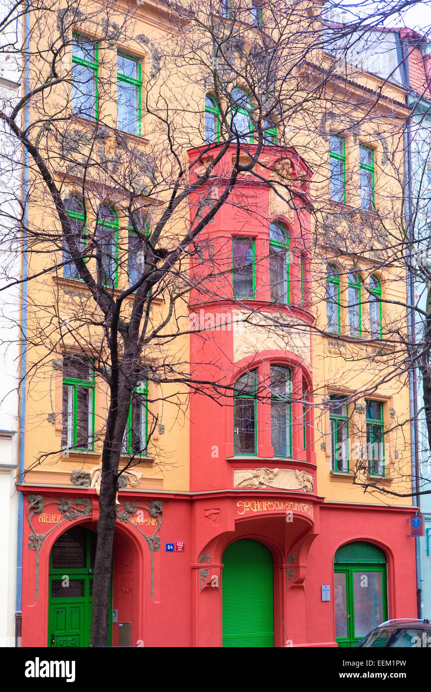 Tschechien, Prag, Karlin - renoviert wunderschön altes Haus Stockfoto