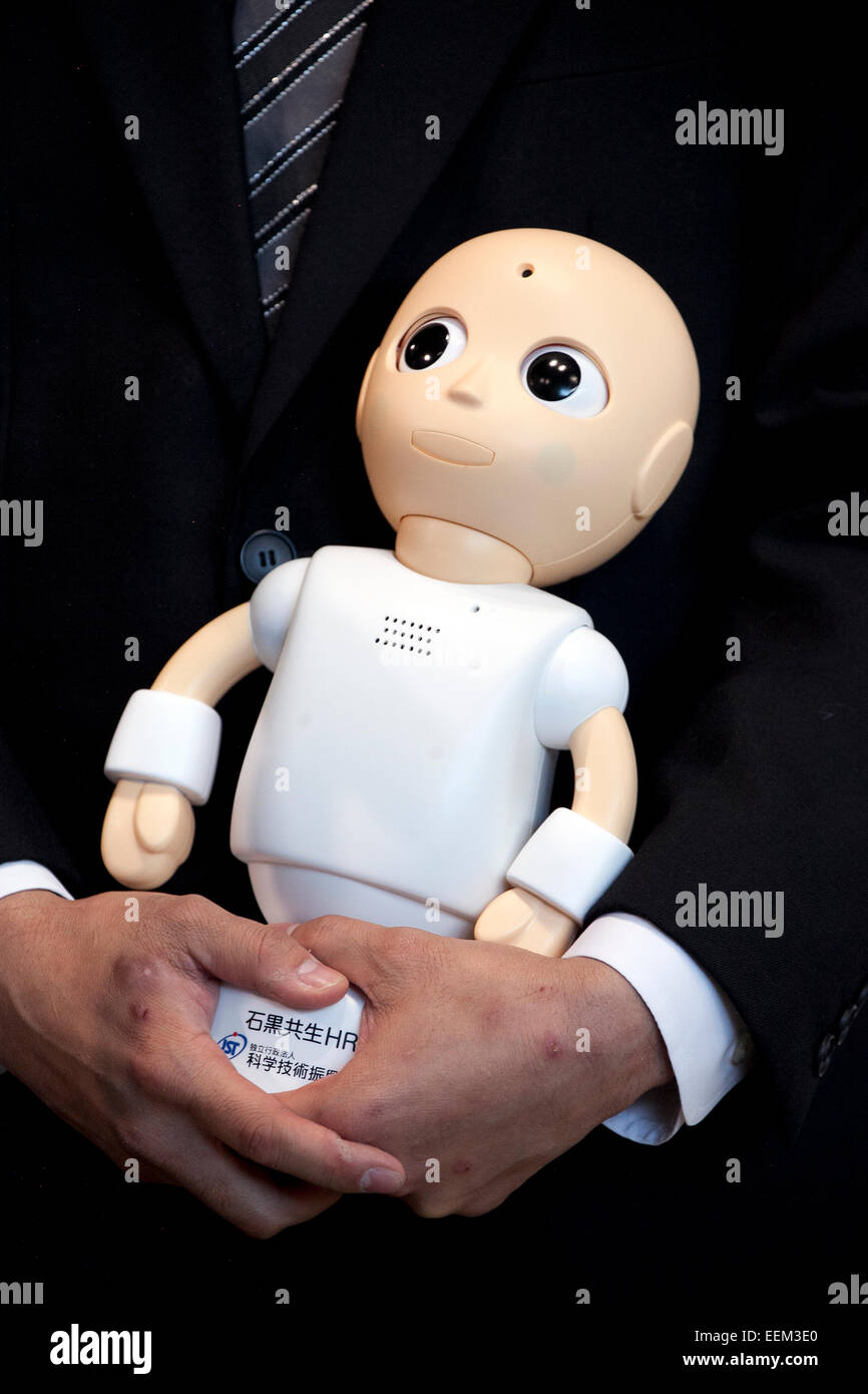 Tokio, Japan. 20. Januar 2015. Yuichiro Yoshikawa, zeigt Yuichiro Yoshikawa Professor der Universität von Osaka auf Medien einen Roboter CommU während einer Pressekonferenz am National Museum of Emerging Science und Innovation Miraikan. Die Roboter Kommunikations- und Sota können mit Menschen und anderen Robotern im normalen Leben Gespräch interagieren. Nach Profesor Ishiguro die Roboter um zu sprechen können, zu beantworten und mehrere Fragen in Japanisch und Englisch, die den Nutzern andere Sprachen lernen helfen können. Bildnachweis: Rodrigo Reyes Marin/AFLO/Alamy Live-Nachrichten Stockfoto