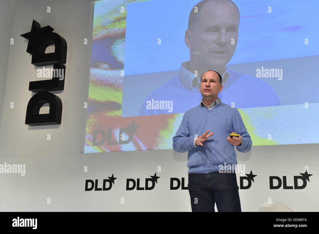 München/Deutschland - Januar 19: Albert Wenger (Union Square Ventures) spricht auf dem Podium bei der DLD15 (Digital-Life-Design) Konferenz im HVB Forum am 19. Januar 2015 in München. DLD ist ein globales Netzwerk von Innovation, Digitalisierung, Wissenschaft und Kultur, die Wirtschaft, kreativen und sozialen Führer, Meinungsbildnern und Einflussfaktoren für Crossover Unterhaltung und Inspiration verbindet. (Foto: picture Alliance / Kai-Uwe Wärner) / picture Alliance Stockfoto
