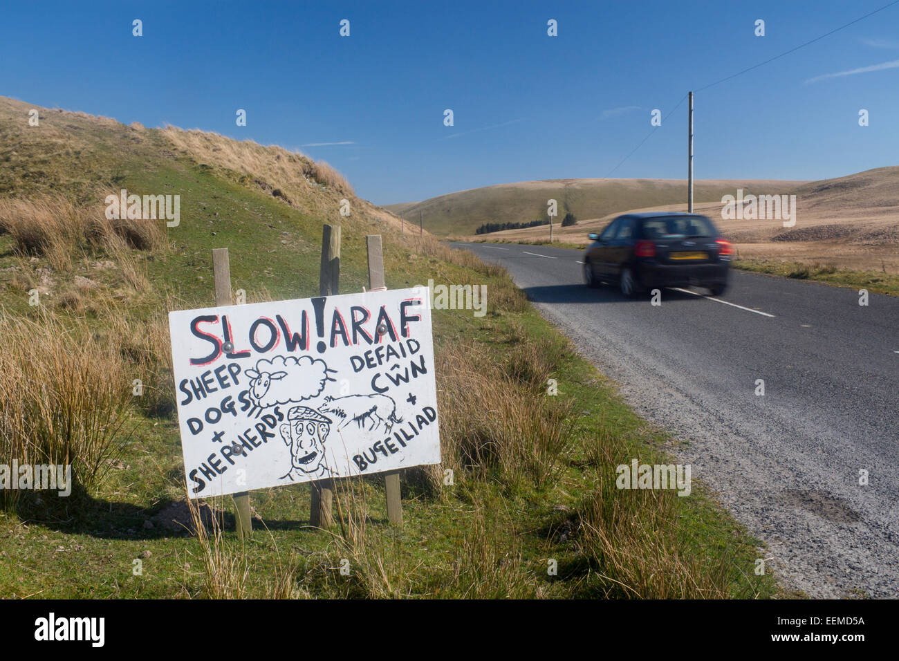 Araf Slow humorvollen Cartoon Stil handbemalt inoffizielle Straßenschild auf Cwmystwyth zur Elan Valley Bergstraße Powys Mid Wales UK Stockfoto