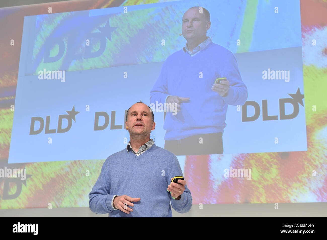 München/Deutschland - Januar 19: Albert Wenger (Union Square Ventures) spricht auf dem Podium bei der DLD15 (Digital-Life-Design) Konferenz im HVB Forum am 19. Januar 2015 in München. DLD ist ein globales Netzwerk von Innovation, Digitalisierung, Wissenschaft und Kultur, die Wirtschaft, kreativen und sozialen Führer, Meinungsbildnern und Einflussfaktoren für Crossover Unterhaltung und Inspiration verbindet. (Foto: picture Alliance / Kai-Uwe Wärner) / picture Alliance Stockfoto