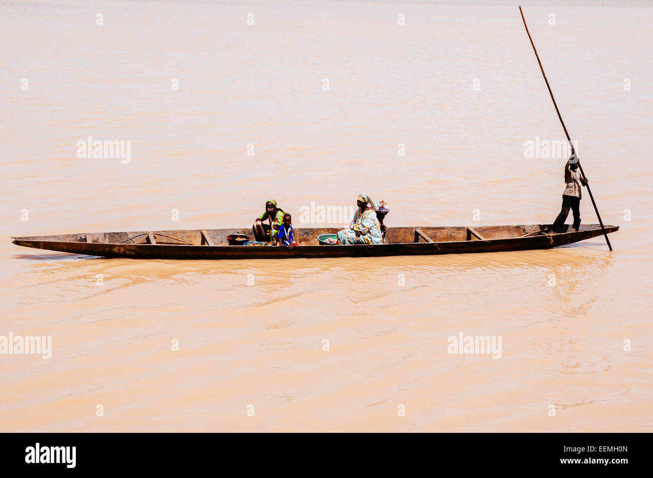 Kanu auf dem Niger, Mopti, Mali. Stockfoto