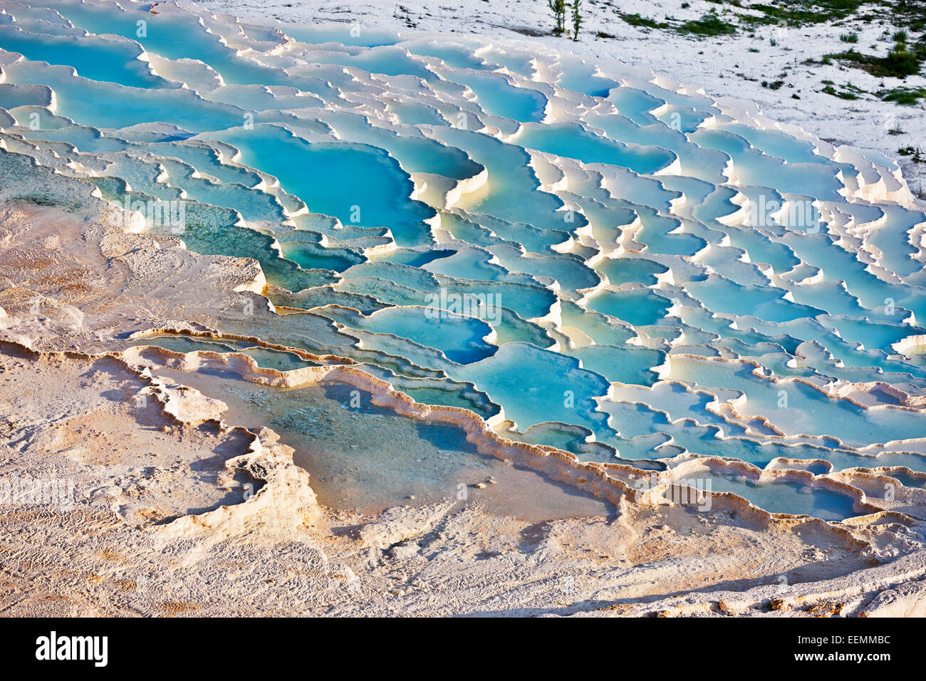 Detail von Travertin Terrassen von Pamukkale. Provinz Denizli, Türkei. Stockfoto