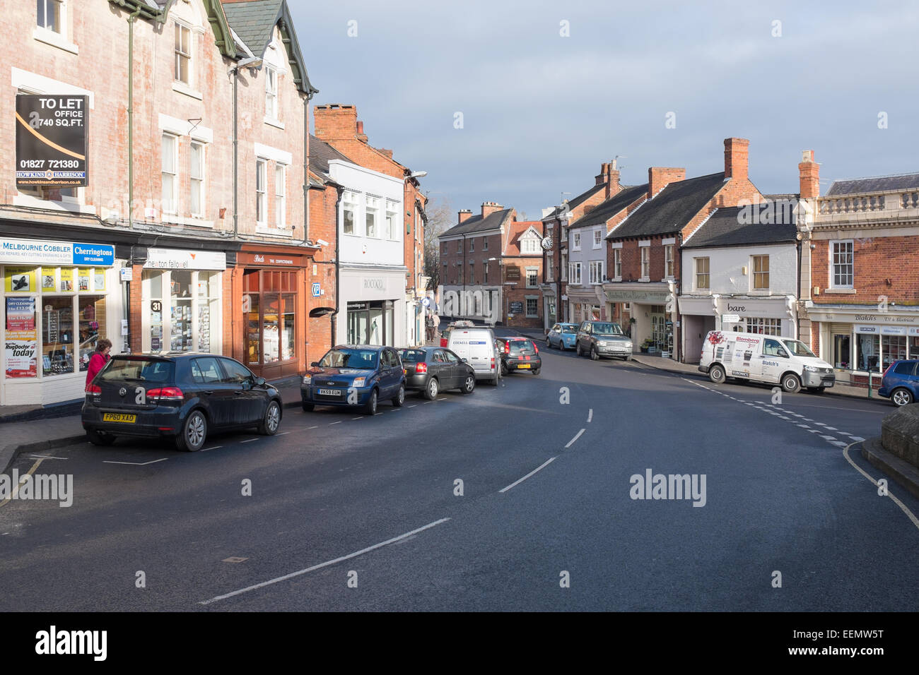 Geschäfte in Melbourne High Street in Derbyshire-Stadt Stockfoto