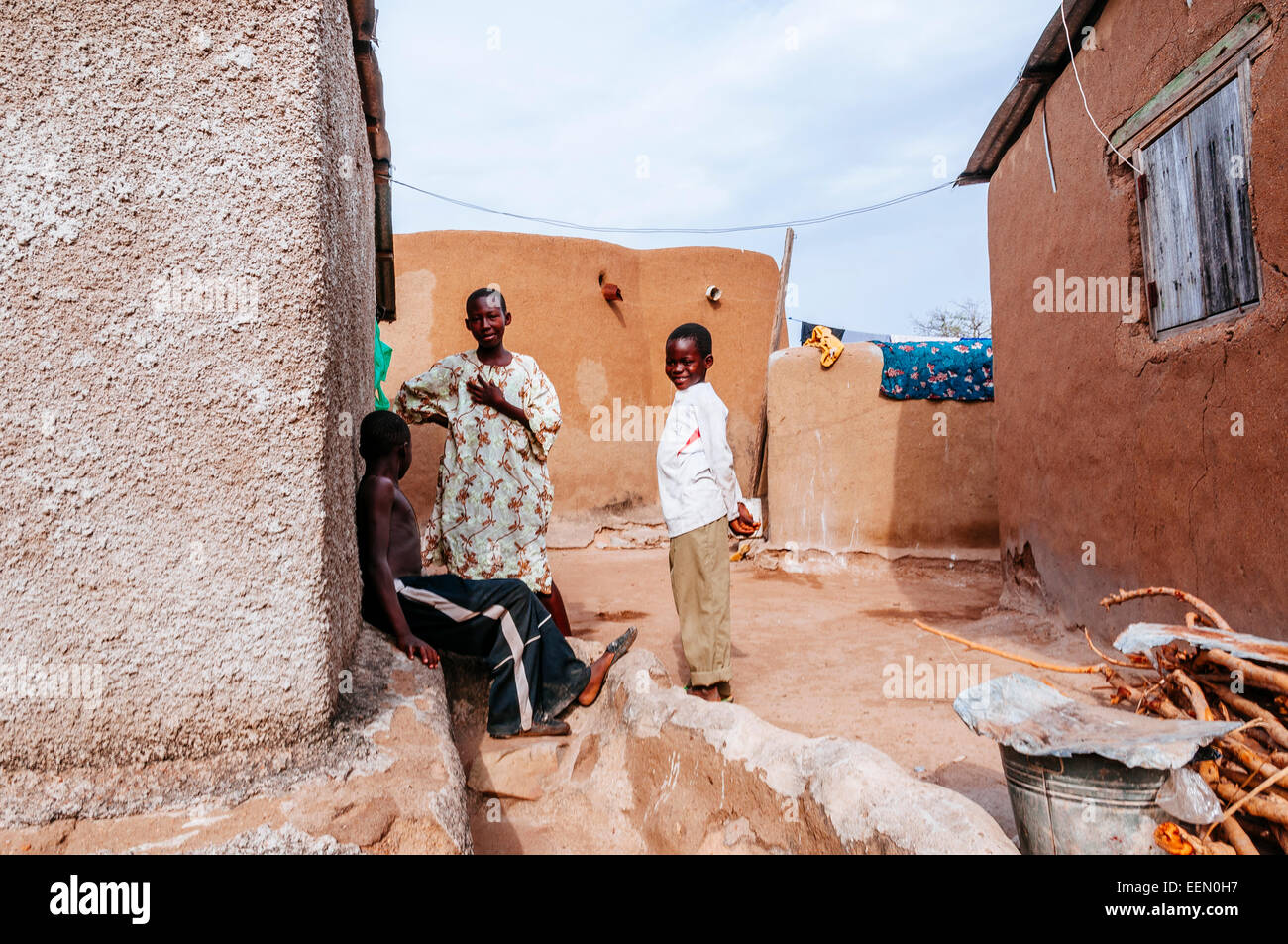 Kinder in einem Dorf der Kassena, Ghana. Stockfoto