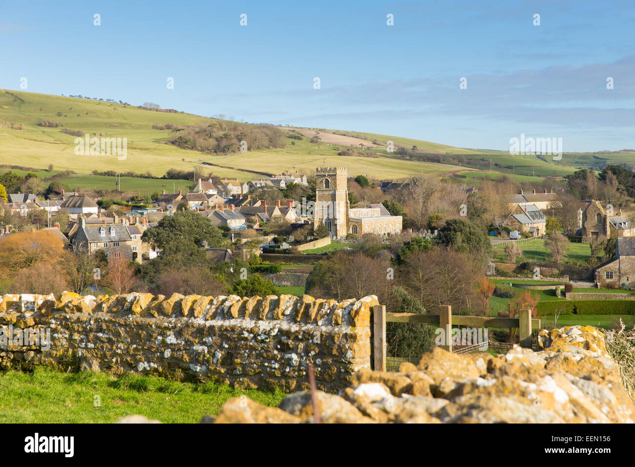 Das Abbotsbury Dorf Dorset UK ist bekannt für seine smannigen, subtropischen Gärten und historischen Steingebäude auf dem Jurassic Co Stockfoto