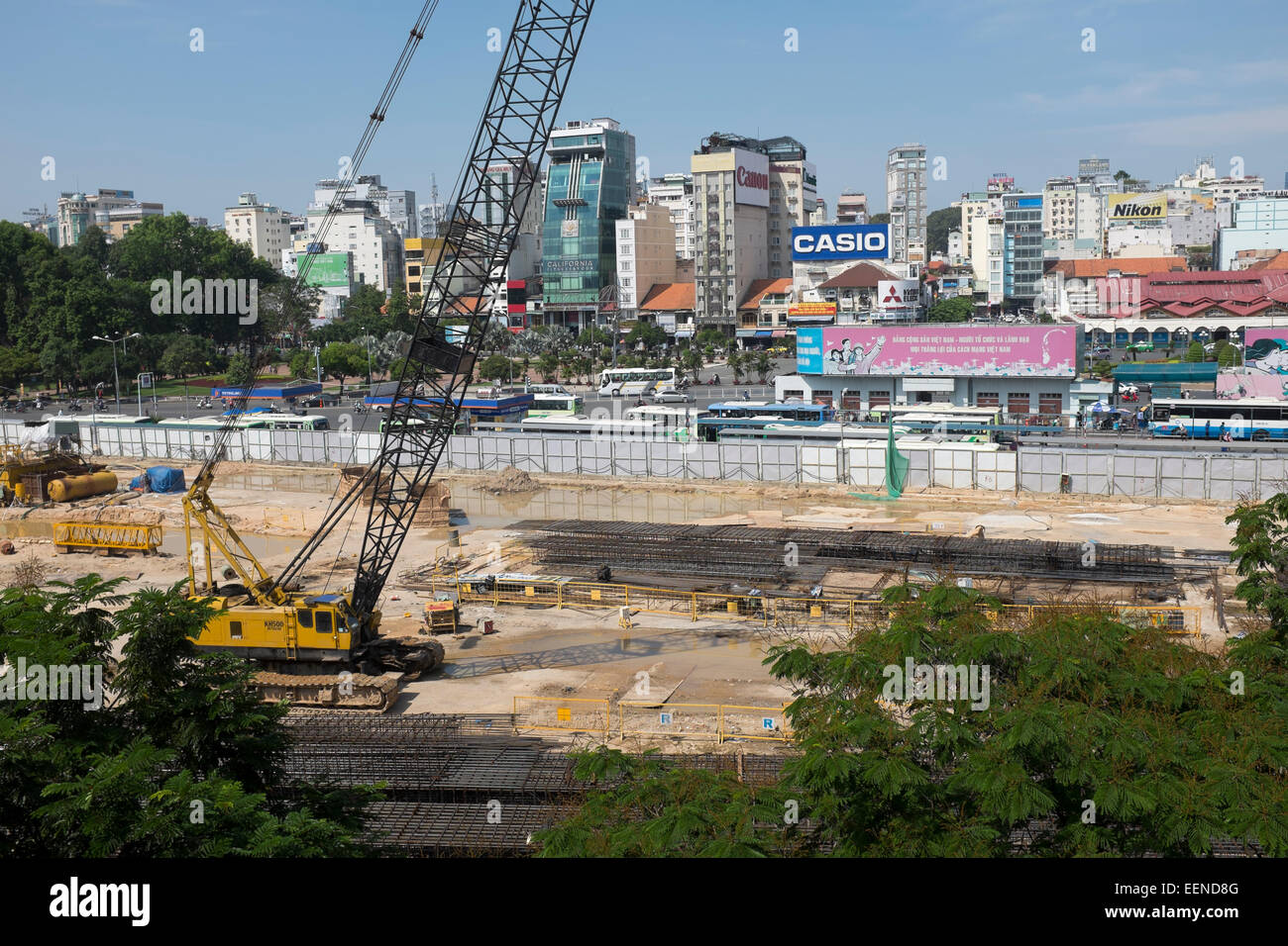 Die Bauarbeiten für die neue u-Bahn oder u-Bahn in Ho-Chi-Minh-Stadt Vietnam Dezember 2014 Stockfoto