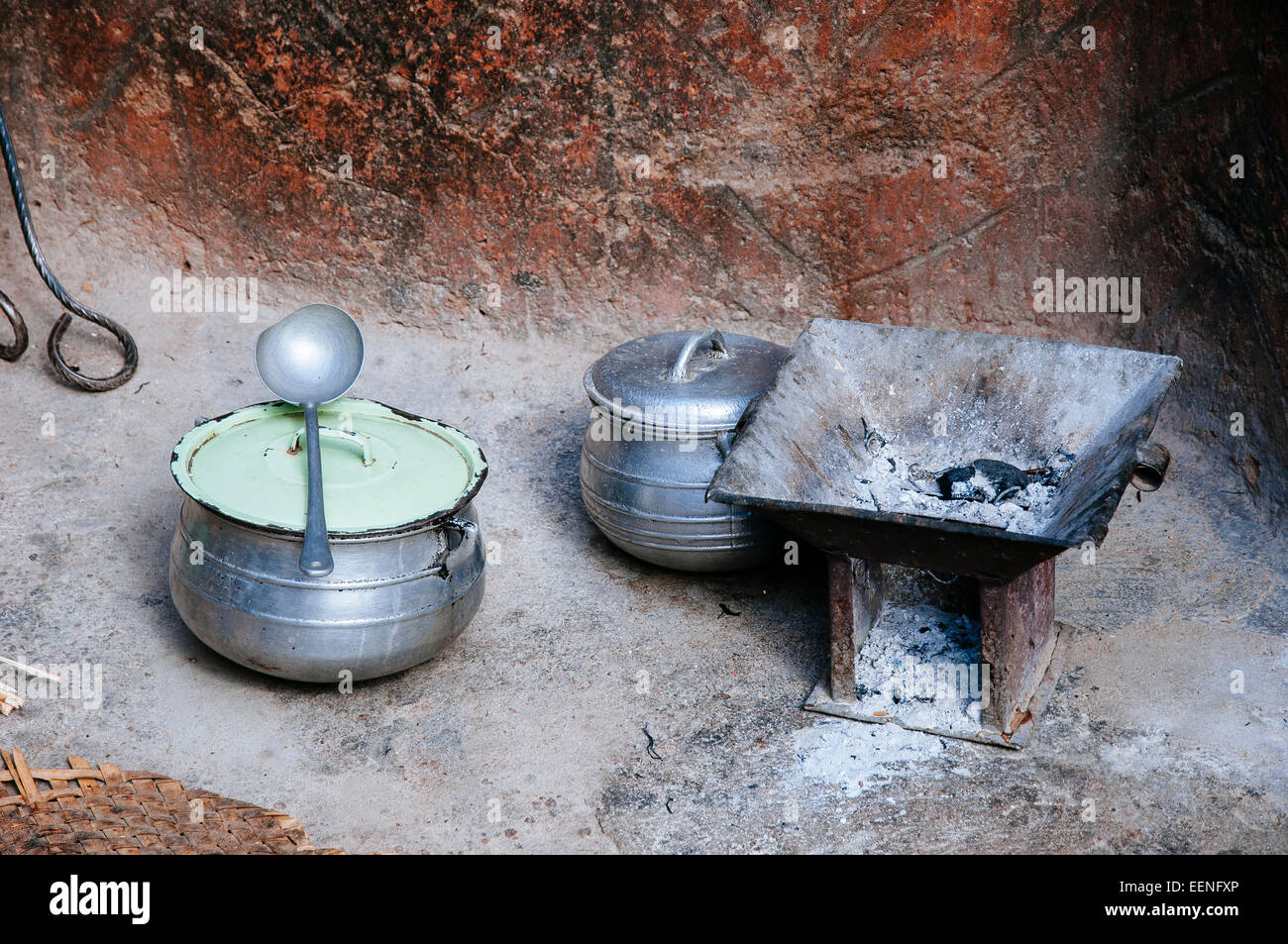 Küchengeräte in einem Dorf der Kassena, Ghana. Stockfoto