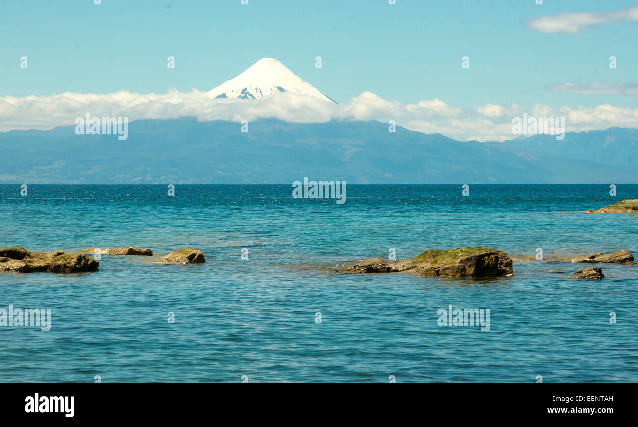 Osorno vulkan und lago llanquihue Fotos und Bildmaterial in hoher