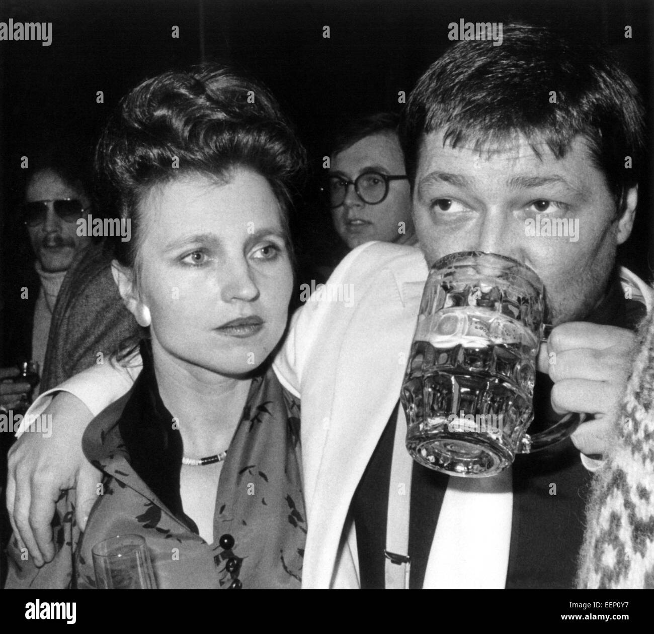 Schauspielerin Hanna Schygulla mit dem Regisseur Rainer Werner Faßbinder auf dem International Film Festival am 21. Februar 1979. Stockfoto