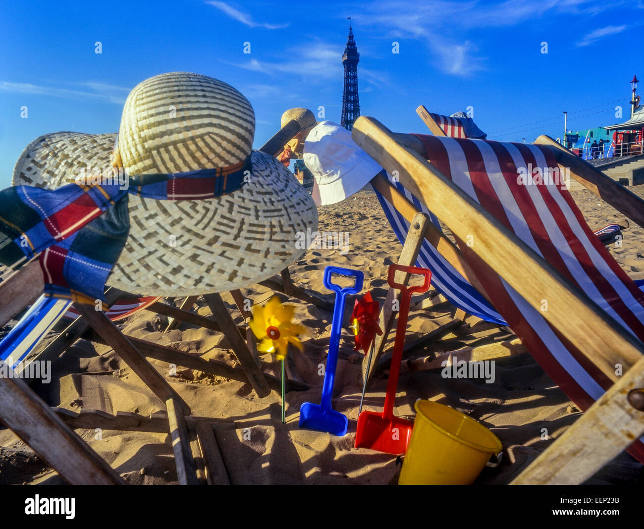 Blackpool Tower und Strand. Lancashire. England Stockfoto