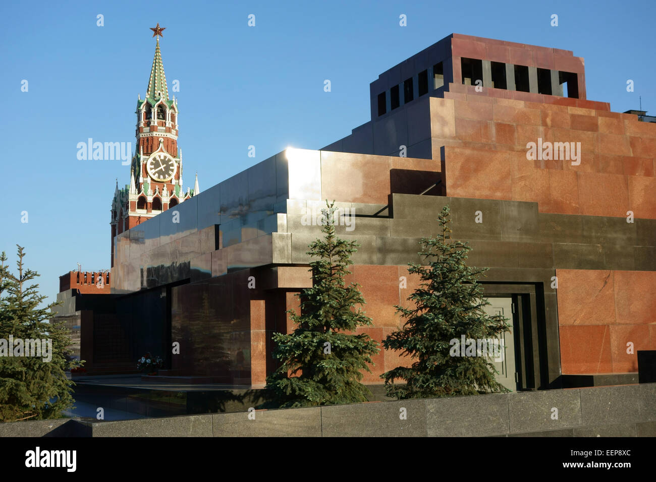 Lenin Mausoleum und Spasskaja-Turm des Kreml, Roter Platz, Moskau, Russland Stockfoto