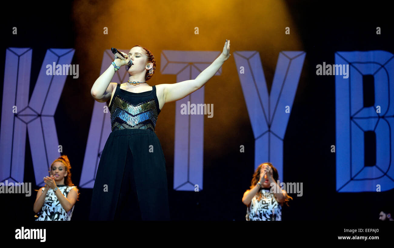 BENICASSIM, Spanien - Juli 19: Katy B (britischer Sänger und Songwriter) Konzert in FIB Festival. Stockfoto