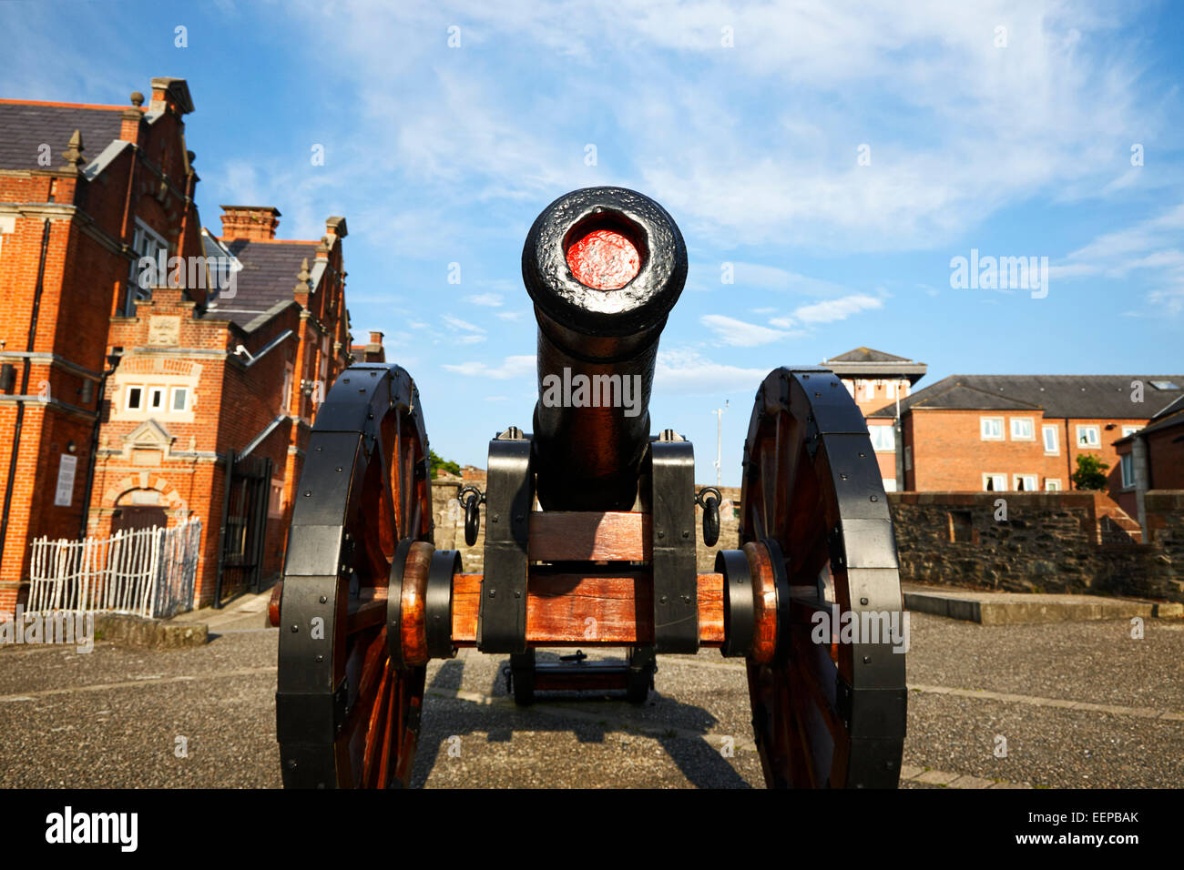 Roaring Meg Kanone auf der Mall Wand Bastion Derrys Wände Irland Stockfoto