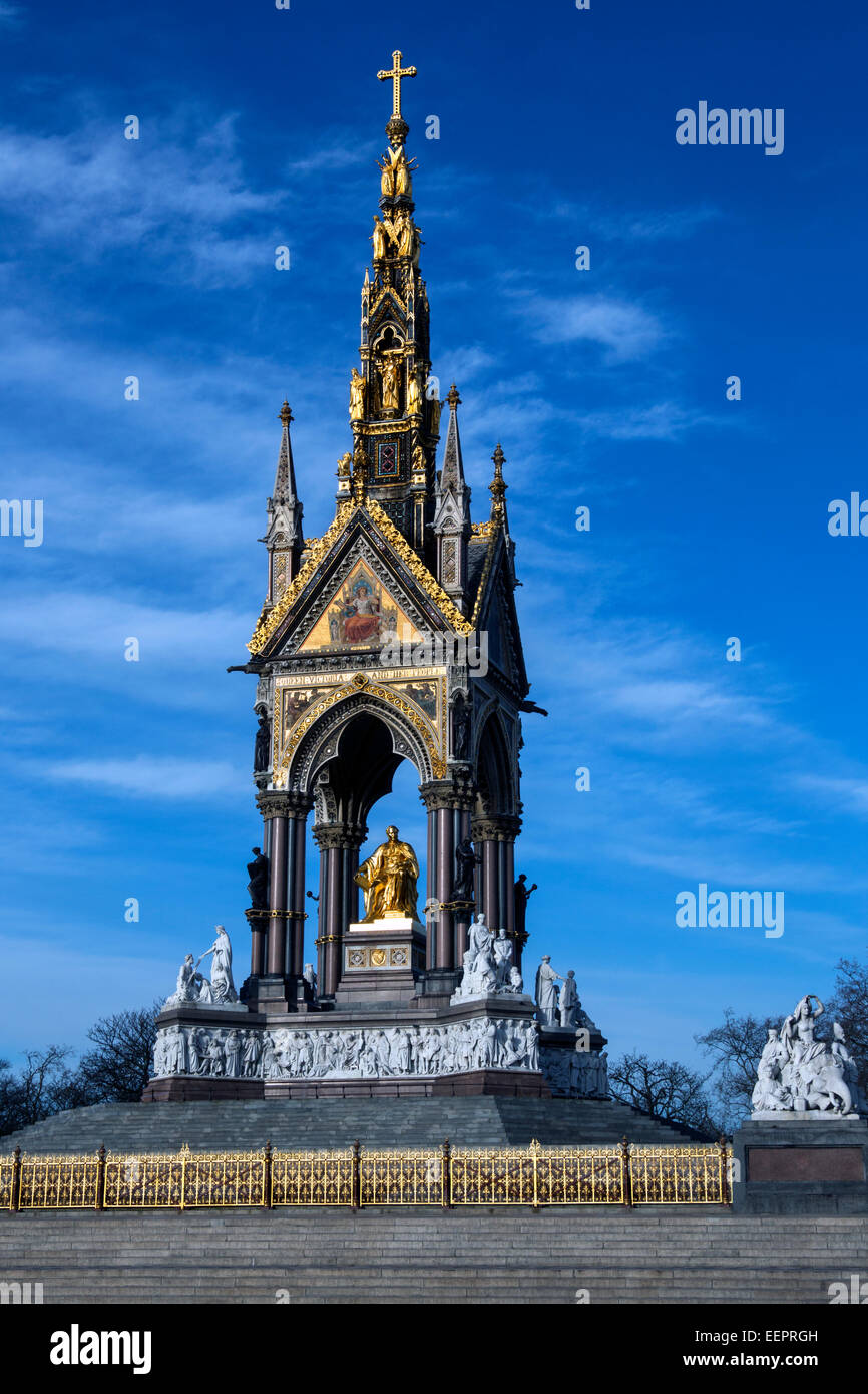 Das Albert Memorial befindet sich in Kensington Gardens, London, England Stockfoto