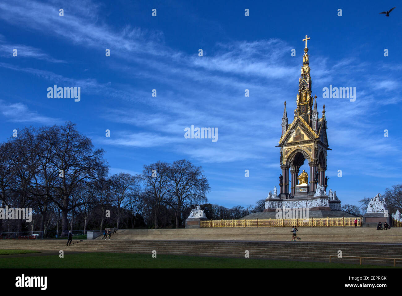 Das Albert Memorial befindet sich in Kensington Gardens, London, England Stockfoto