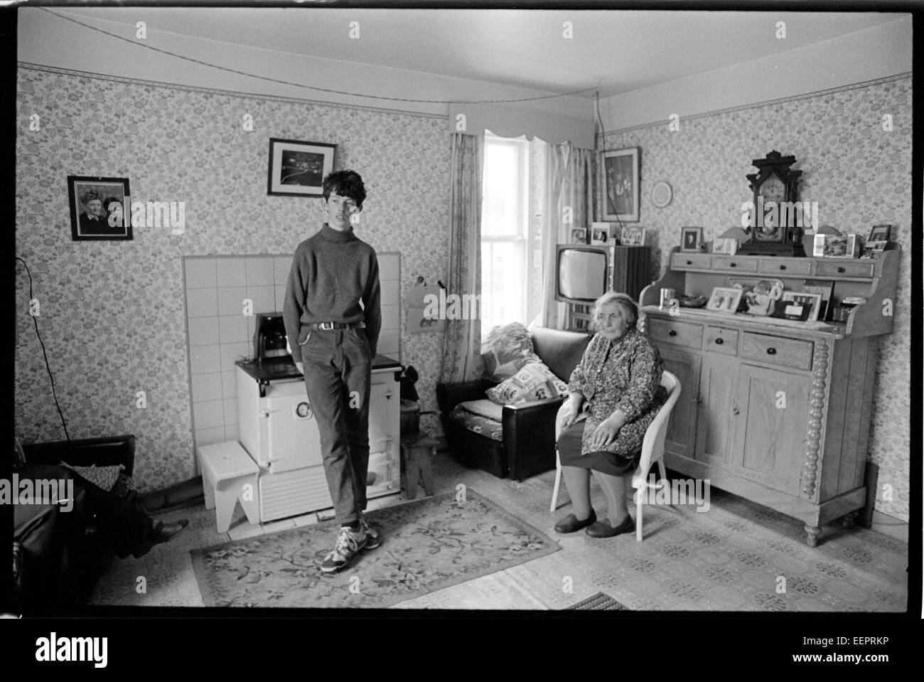 Großmutter mit Enkel. Shetland. Stockfoto