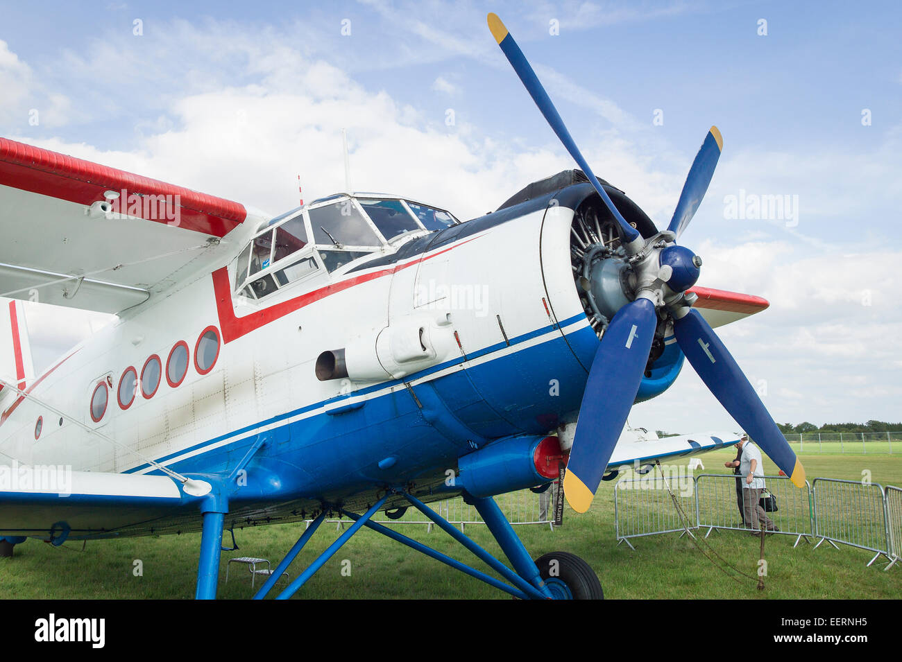 Antanov AN-2 Doppeldecker des russischen Designs auf einer englischen Stockfoto