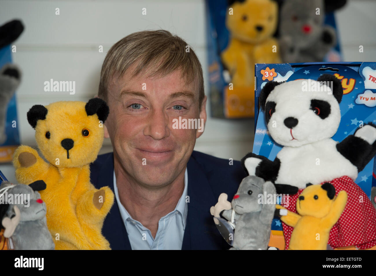 Richard Cadell, der Besitzer und Moderator der rußigen Show stellt sich auf der Toy Fair 2015 am Olympia in London. Stockfoto