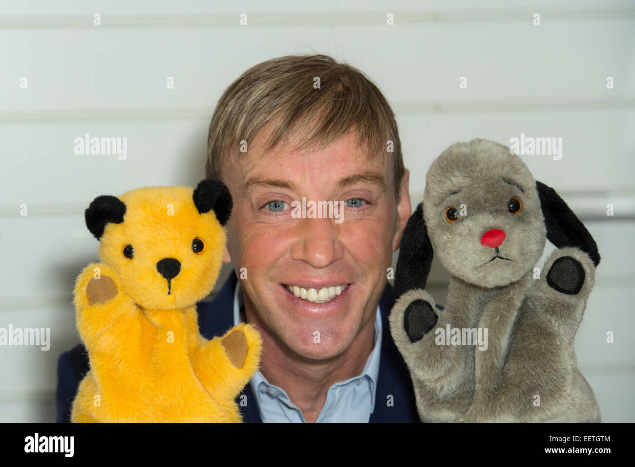 Richard Cadell, der Besitzer und Moderator der rußigen Show stellt sich auf der Toy Fair 2015 am Olympia in London. Stockfoto