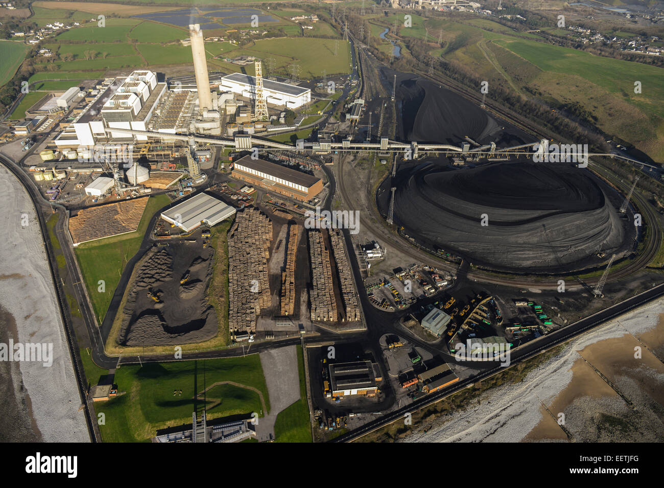 Eine Luftaufnahme des Aberthaw 'B', ein Kohle-Kraftwerk in Süd-Wales Stockfoto