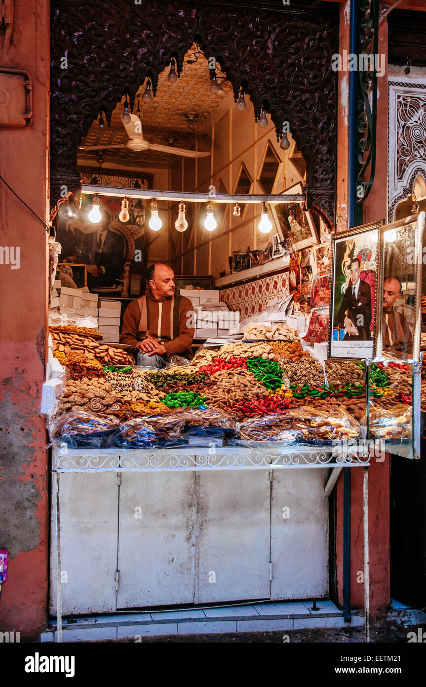 Kuchen zum Verkauf in Marrakesch Souk, nur Norden Djemaa el Fna entfernt. Marrakesch, Marokko Stockfoto