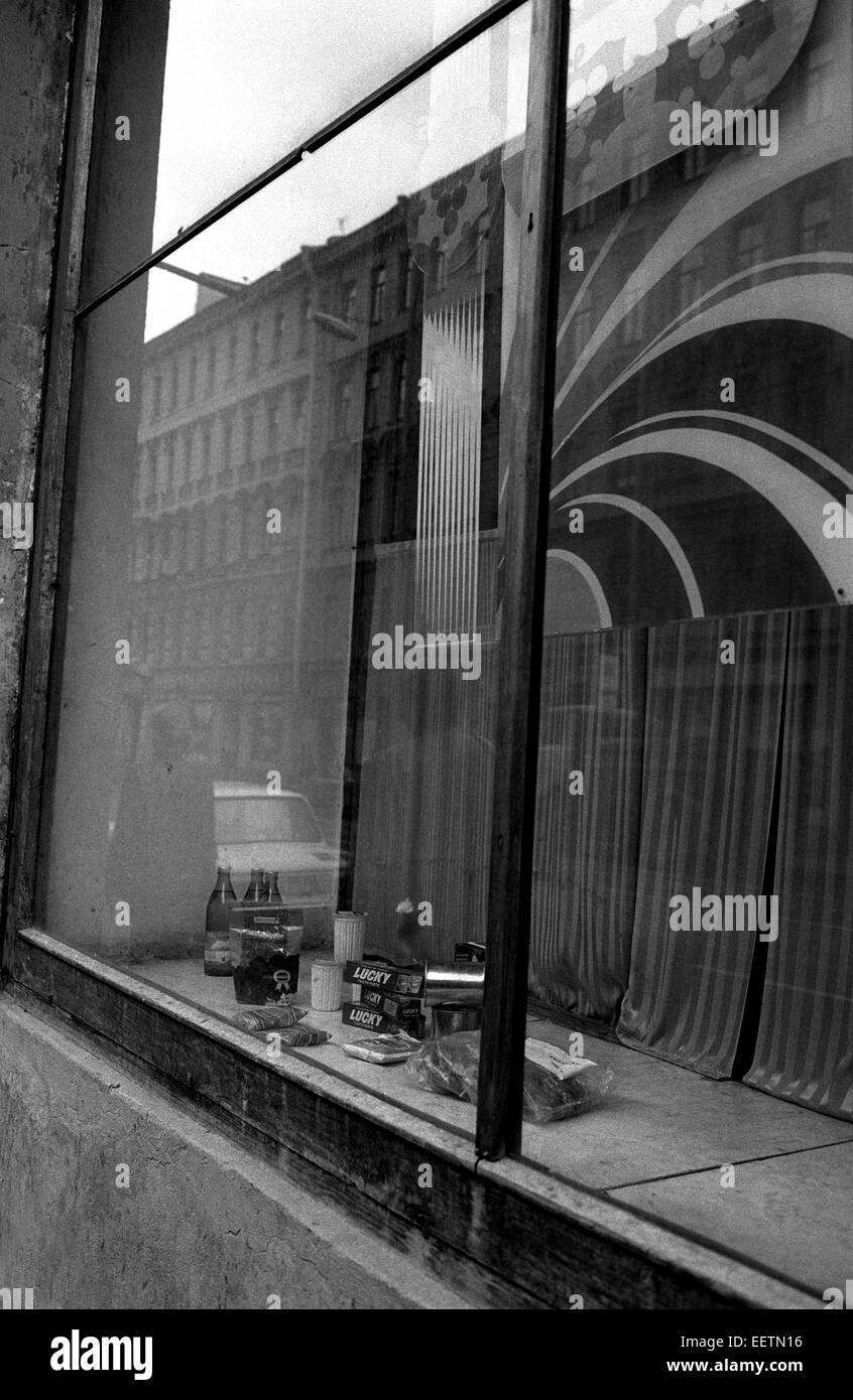 Schaufenster in St Petersburg Russland mit sehr wenigen gut angezeigt Stockfoto