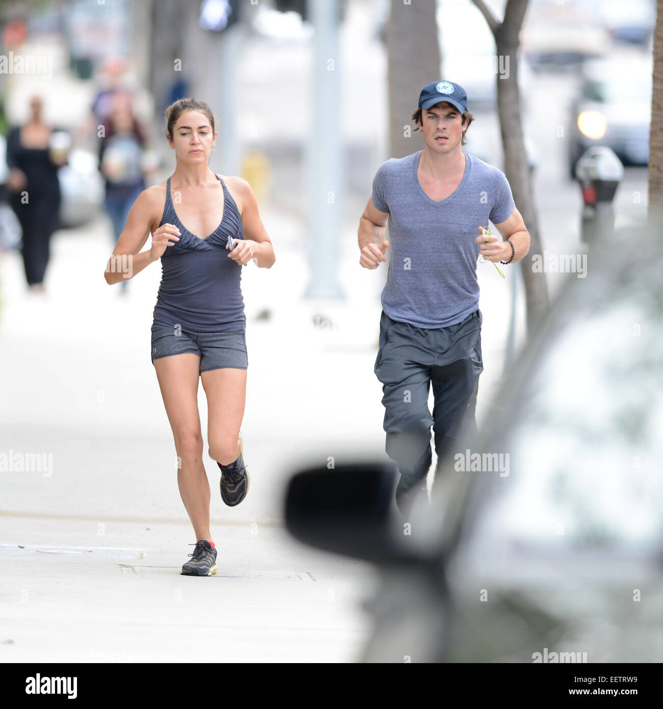 Nikki Reed und Ian Somerhalder gehen für einen Lauf mit: Nikki Reed, Ian Somerhalder Where: Los Angeles, California, Vereinigte Staaten von Amerika bei: 19. Juli 2014 Stockfoto