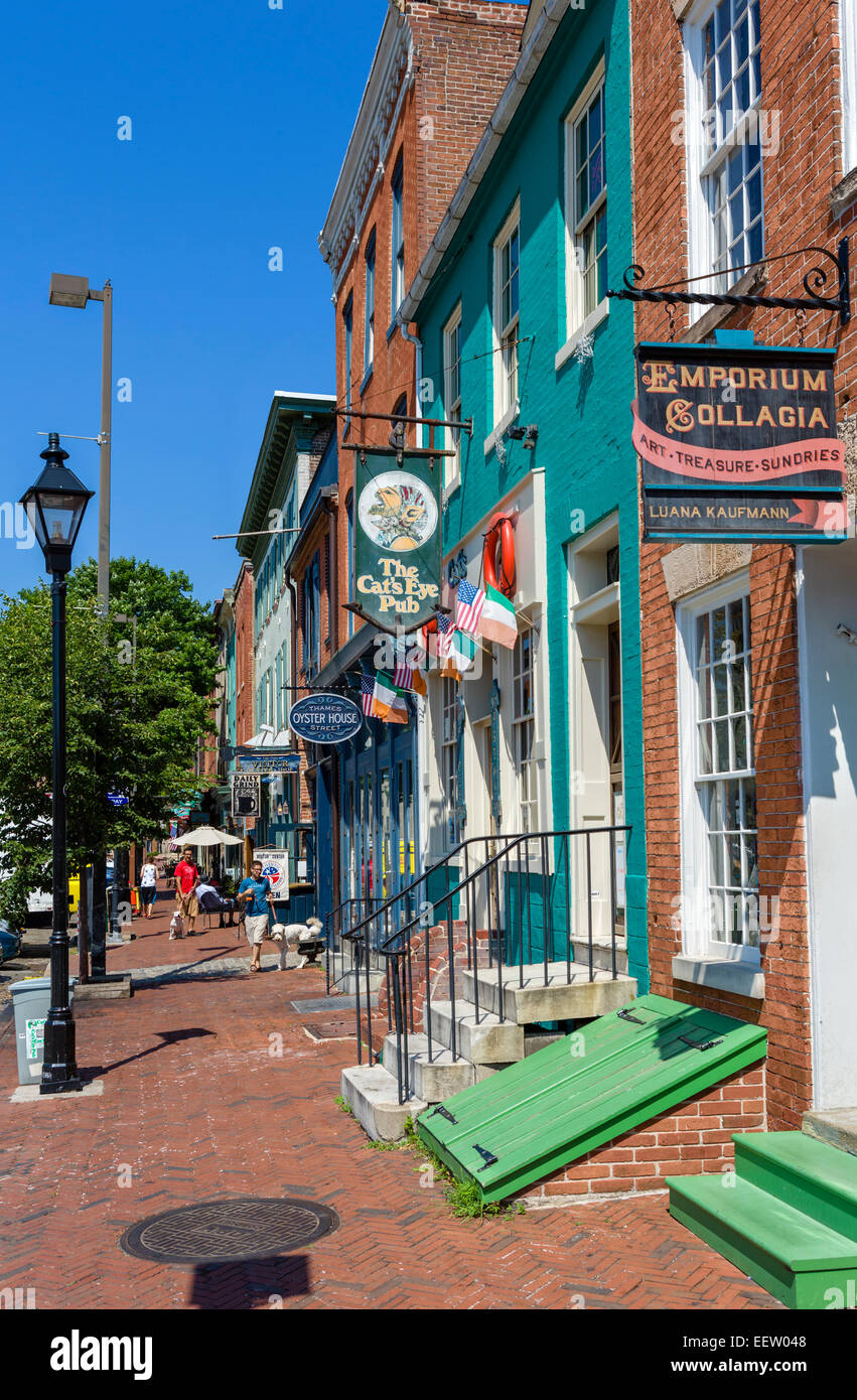 Geschäfte, Bars und Restaurants in Thames Street im historischen sank der Punkt, Baltimore, Maryland, USA Stockfoto