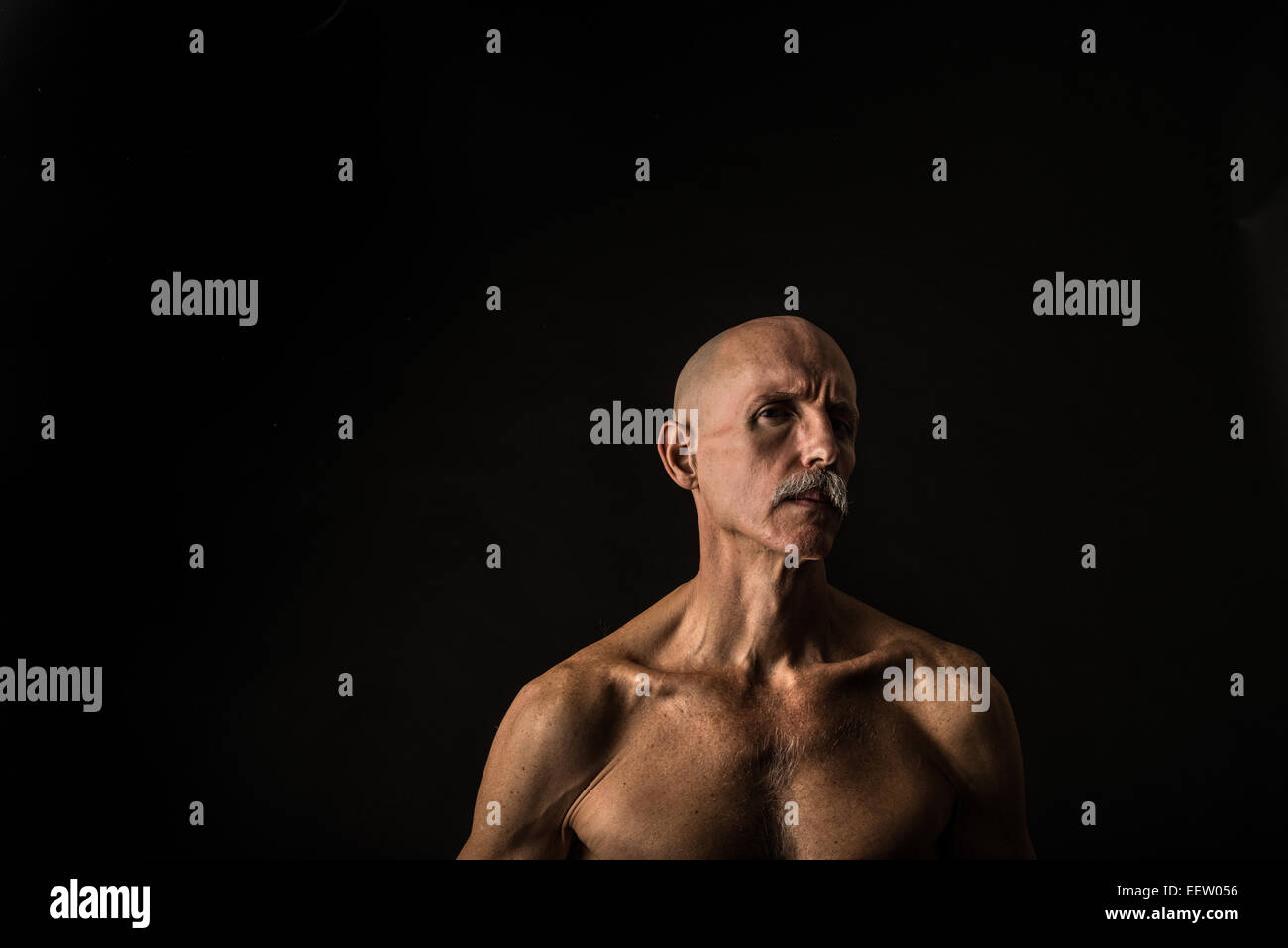 Alter Mann Porträt mit Textfreiraum Stockfoto