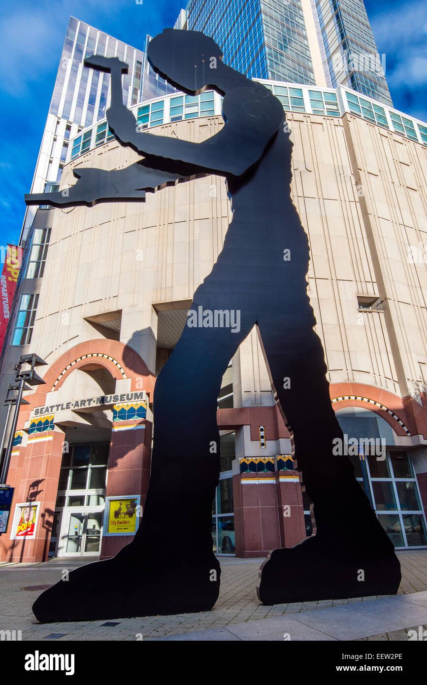 Der Hammering Man ist eine Skulptur von Jonathan Borofsk entworfen und befindet sich vor dem Seattle Art Museum, Seattle, USA Stockfoto