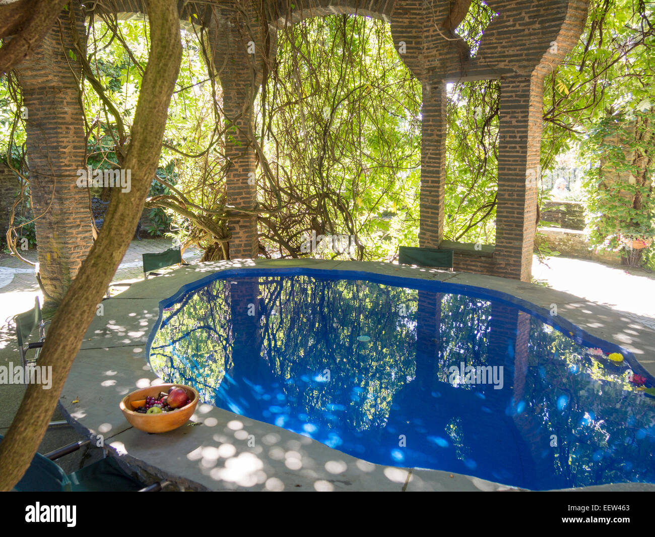 Die Finger Schüssel Essbereich im grau-Towers. Der Pool war Lazy Susan für casual dining in diesem Sommerresidenz. Stockfoto