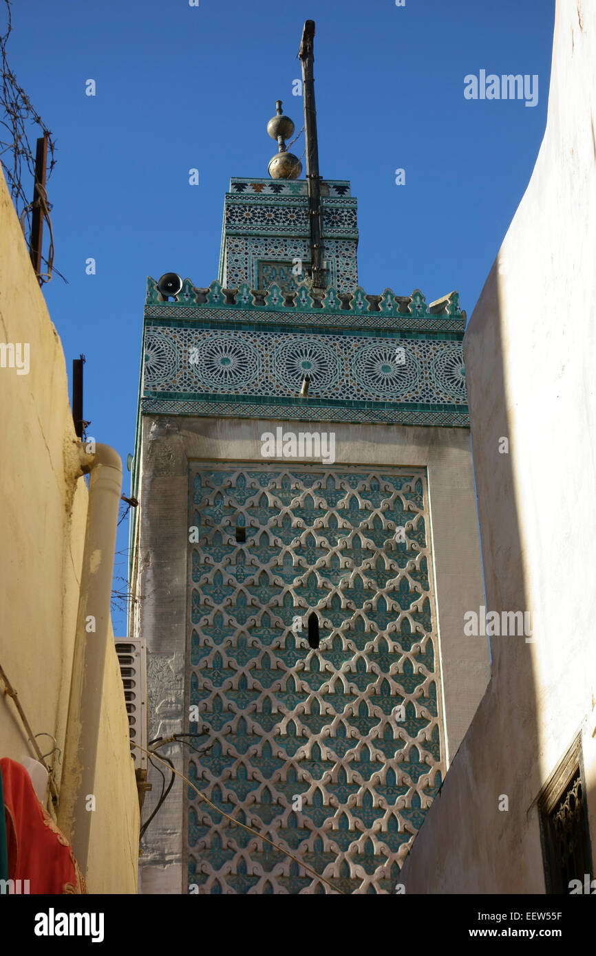 Minarett der Moschee in der Medersa Bou Inania, Fes, Marokko Stockfoto