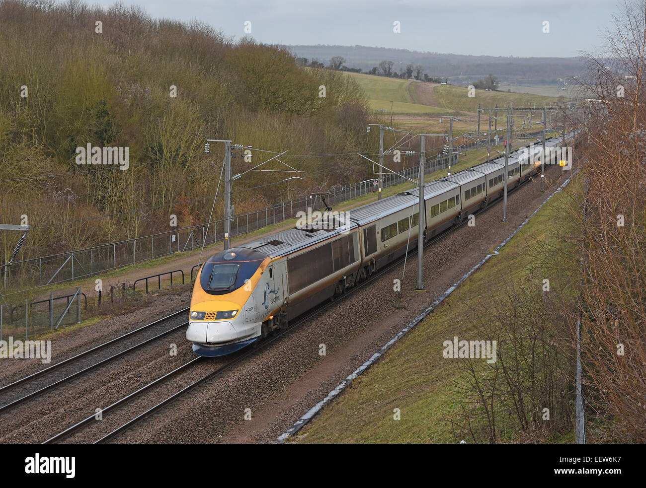 Eurostar Zug in Richtung Ärmelkanal-Tunnel, Erziehungsanstalt, Kent, Großbritannien Stockfoto