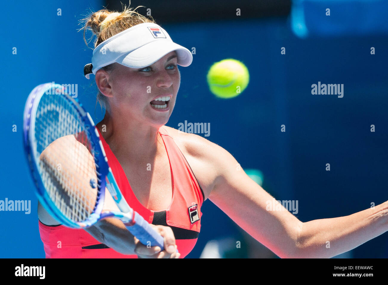 Melbourne, Australien. 22. Januar 2015. Vera Zvonareva (RUS) in Aktion in eine 2. Runde Spiel gegen Serena Williams (USA) am vierten Tag des 2015 Australian Open Grand-slam-Tennis-Turnier im Melbourne Park in Melbourne, Australien. Sydney Low/Cal-Sport-Medien. Williams gewann 7-5, 6-0 Credit: Csm/Alamy Live-Nachrichten Stockfoto