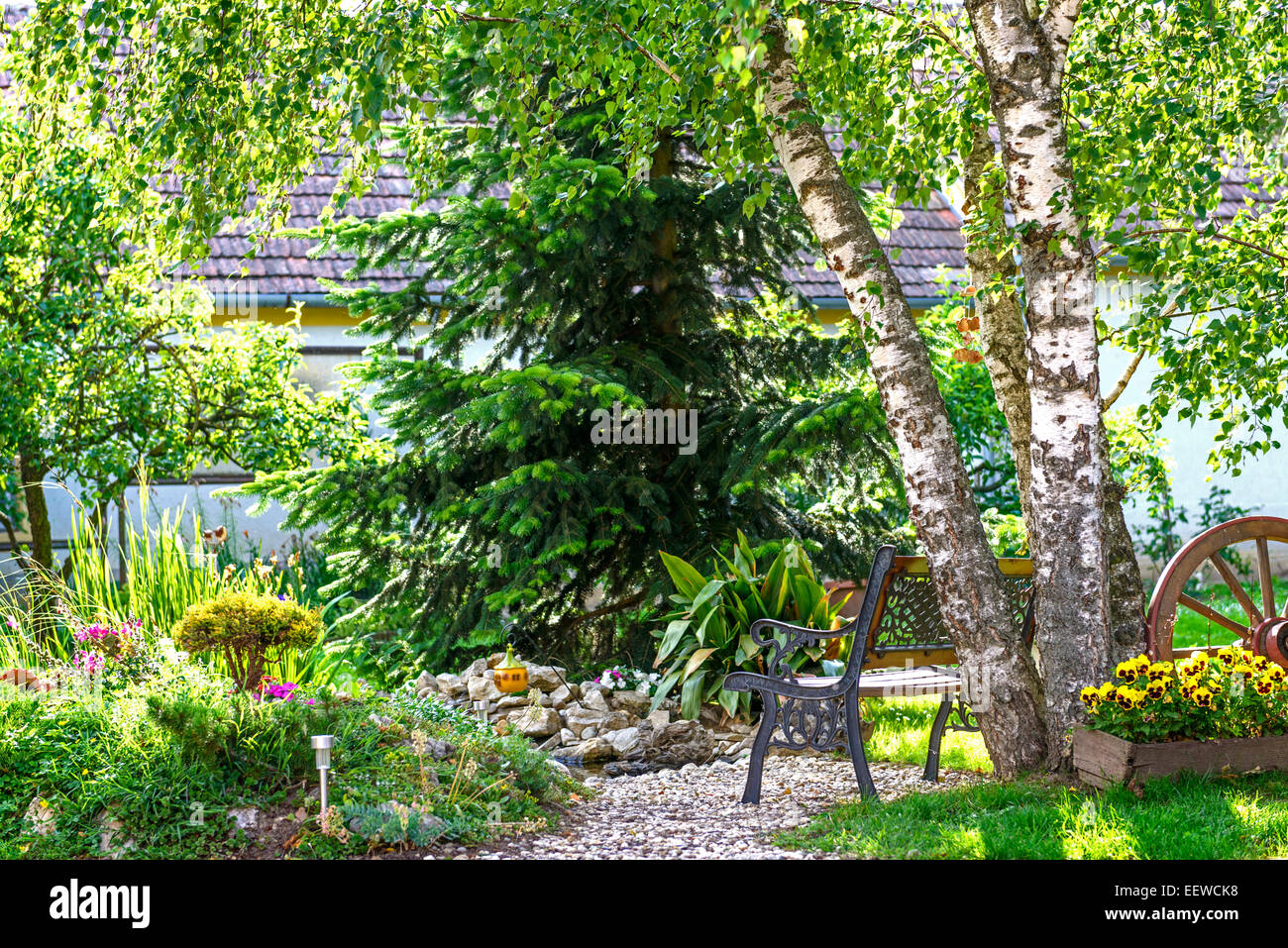 schone garten mit teich, schöner garten mit sitzbank und kleinen teich zum entspannen, Design ideen