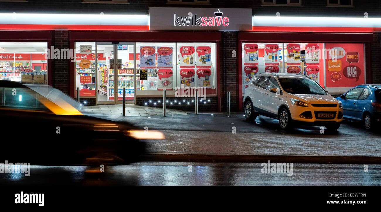 Kwiksave Convenience-Store öffnen Ende England UK Stockfoto