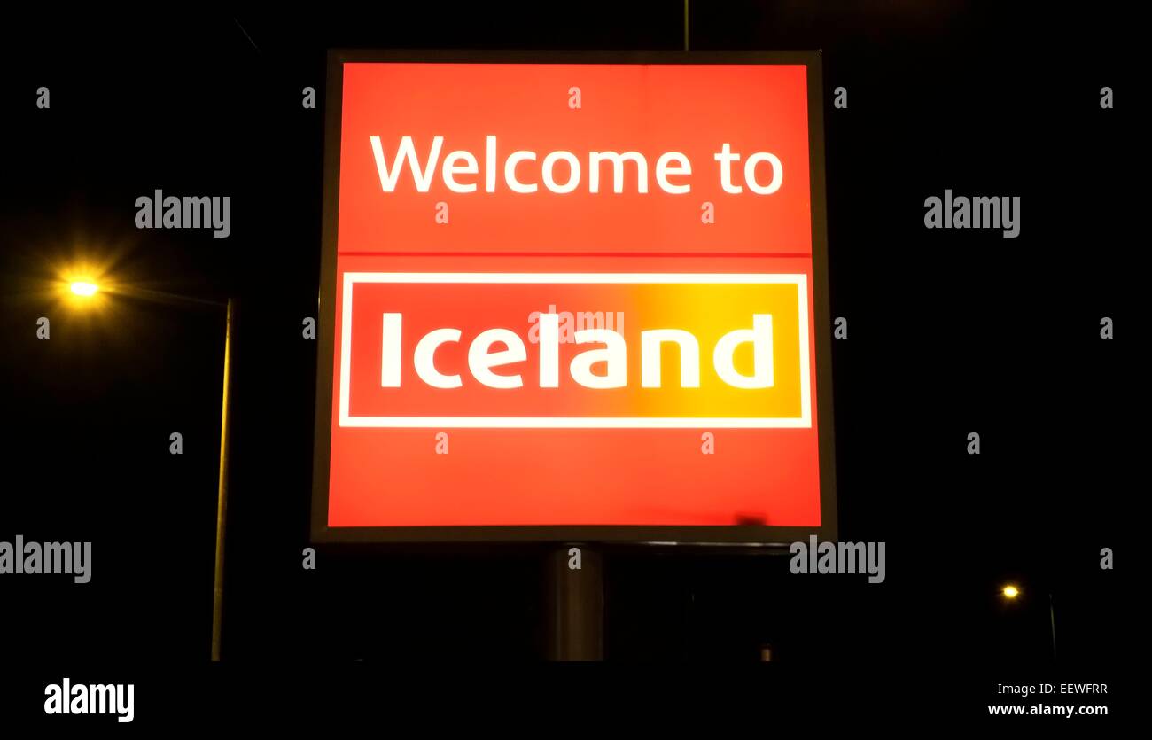 Beleuchtete außen Ladenschild für Island Tiefkühlkost speichert England UK Stockfoto