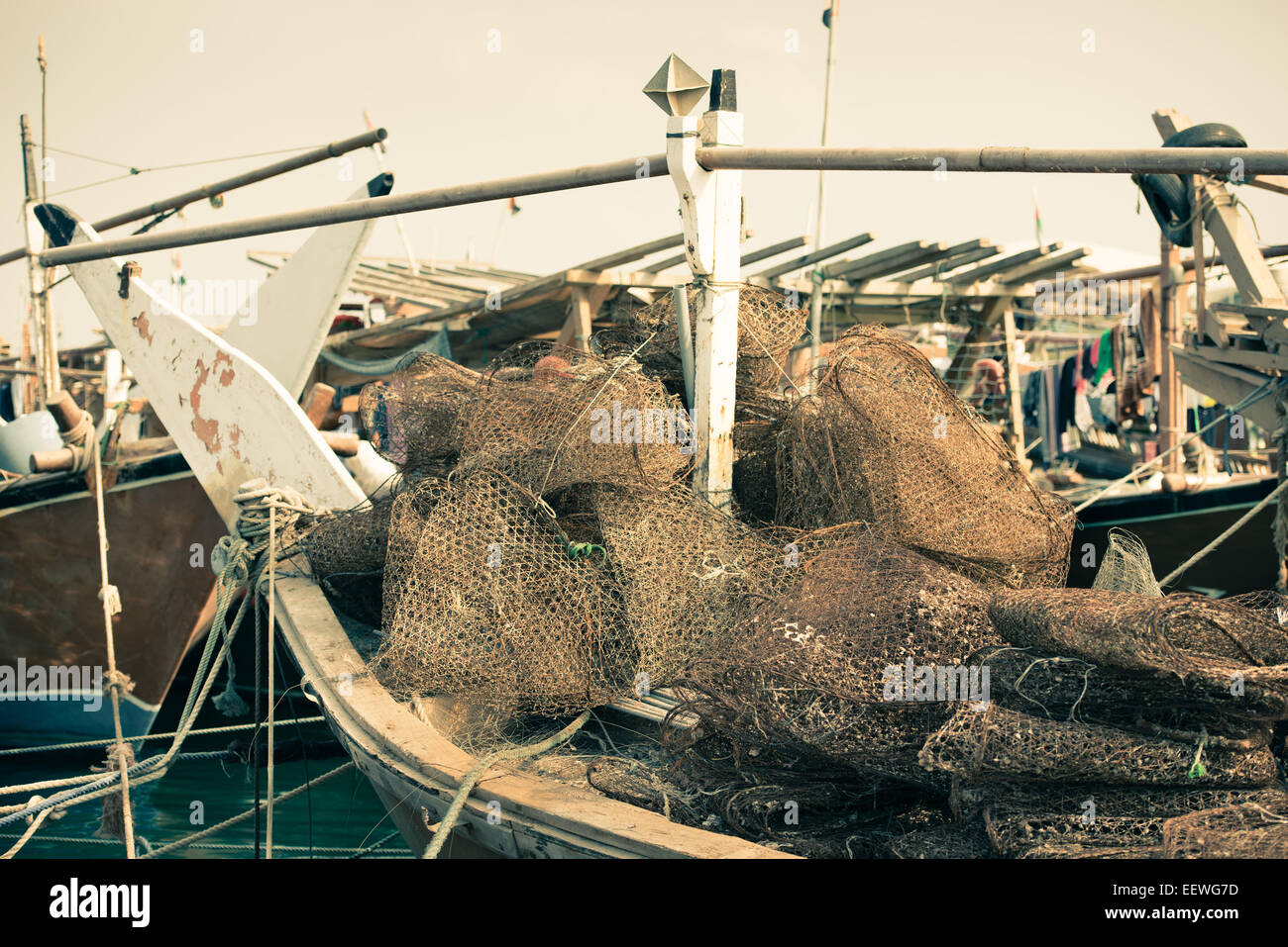 Alten Fischerbooten mit rostigen Metall Netze Stockfoto