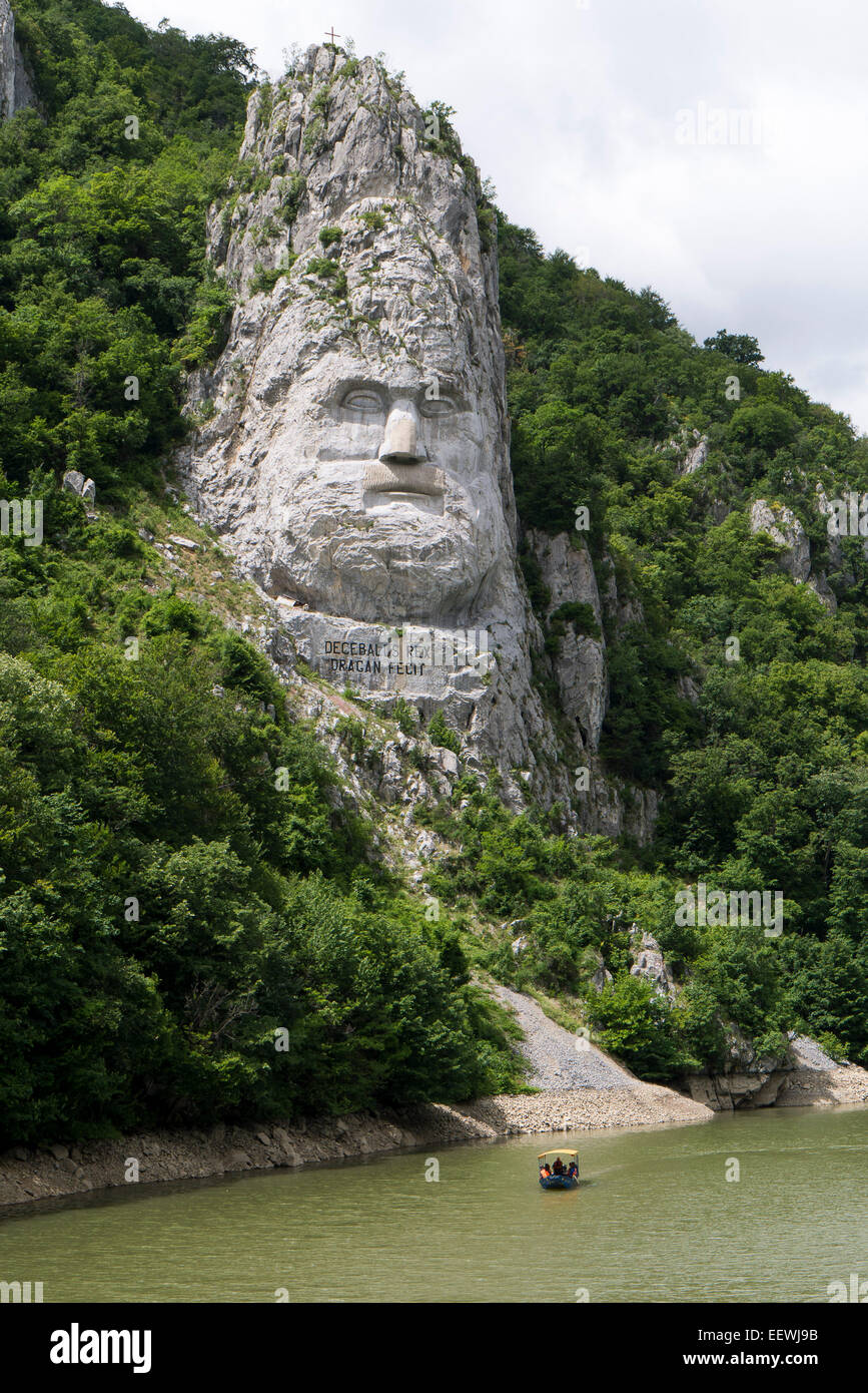 Statue von Decebalus Rex Dragan Fecit, Stein Skulptur, 40m, Donau, Eisen Tore-Naturpark, Dubova, Rumänien Stockfoto