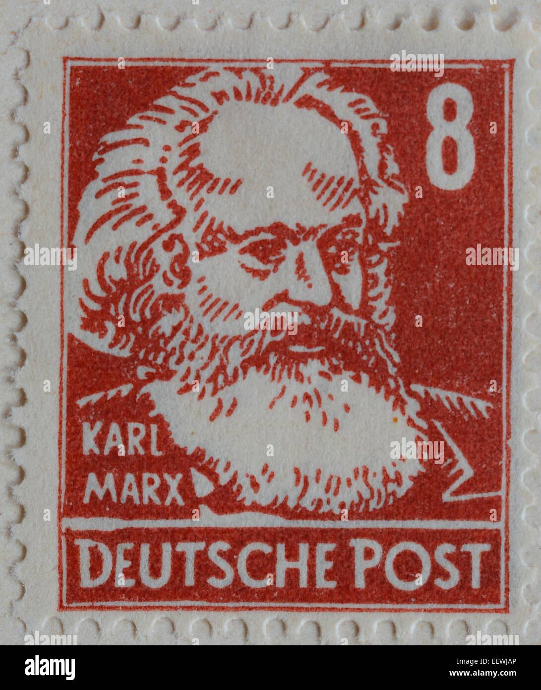 Karl Marx, deutscher Philosoph, Ökonom, Soziologe und revolutionären sozialistischen Porträt auf einer deutschen Briefmarke, 1948 Stockfoto