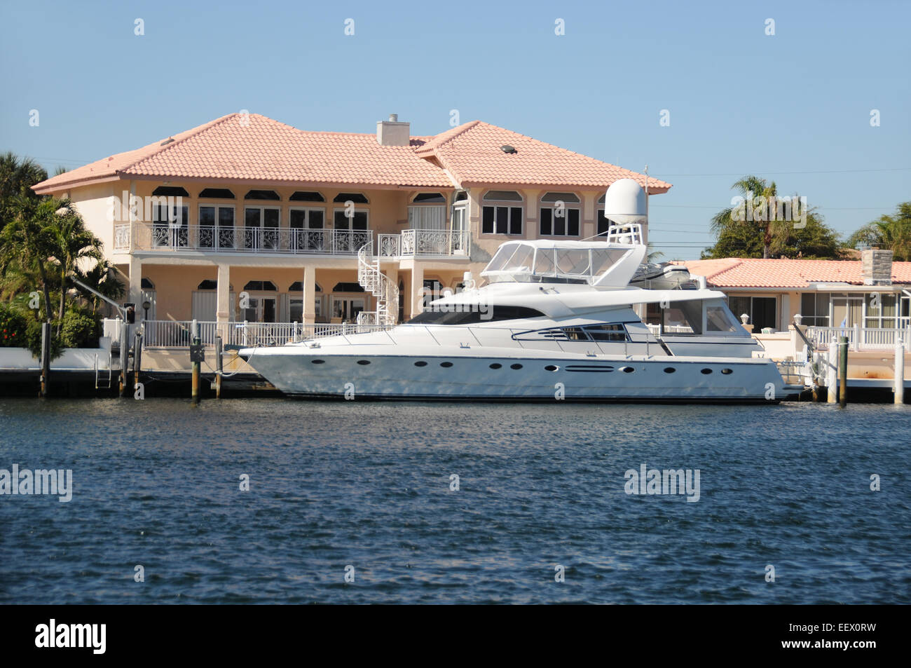 Luxus am Wasser Haus zum Verkauf in Florida Stockfoto