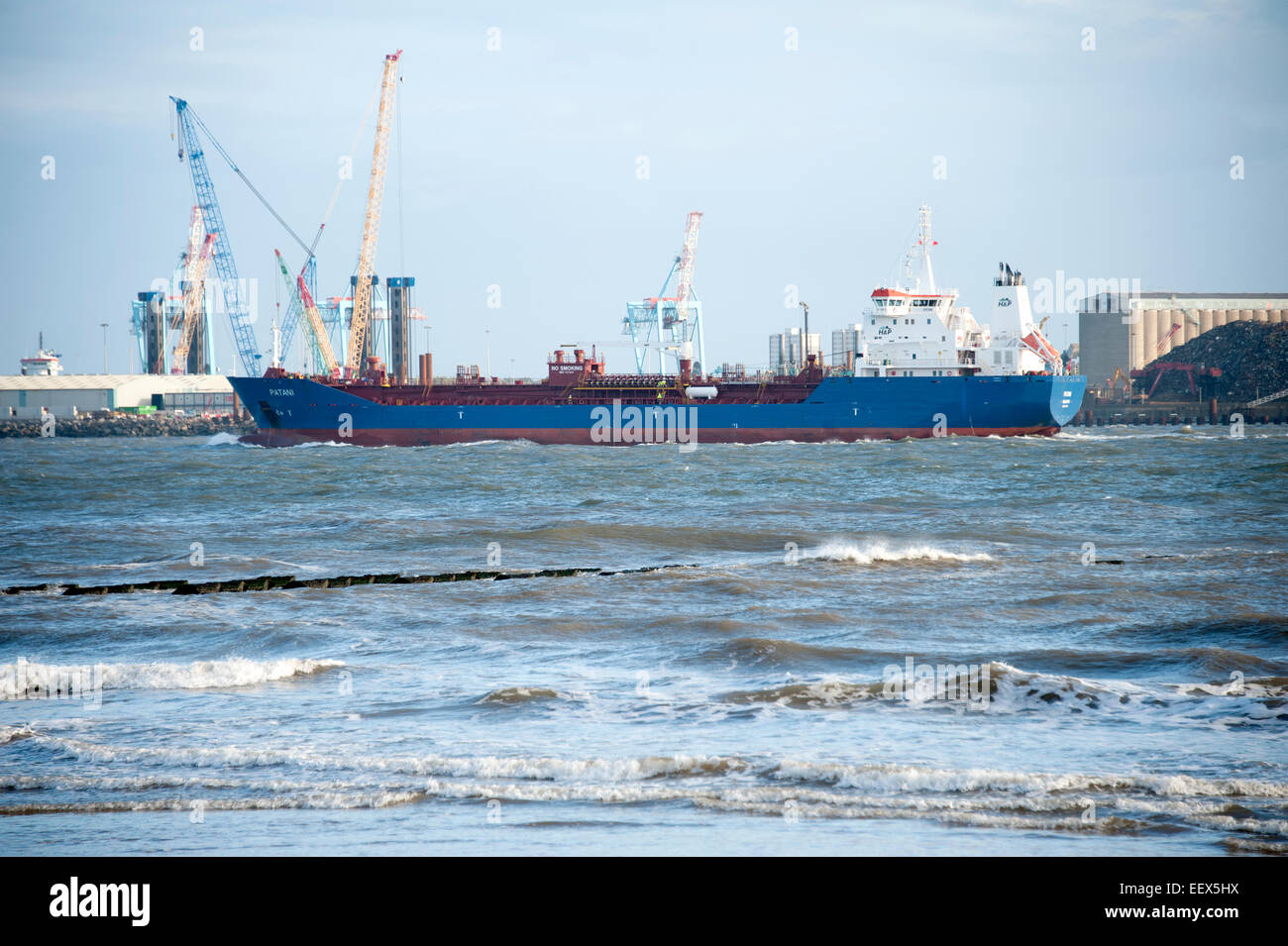 Kraftstoff Schiff Patani Fluss Mersey Liverpool UK Stockfoto