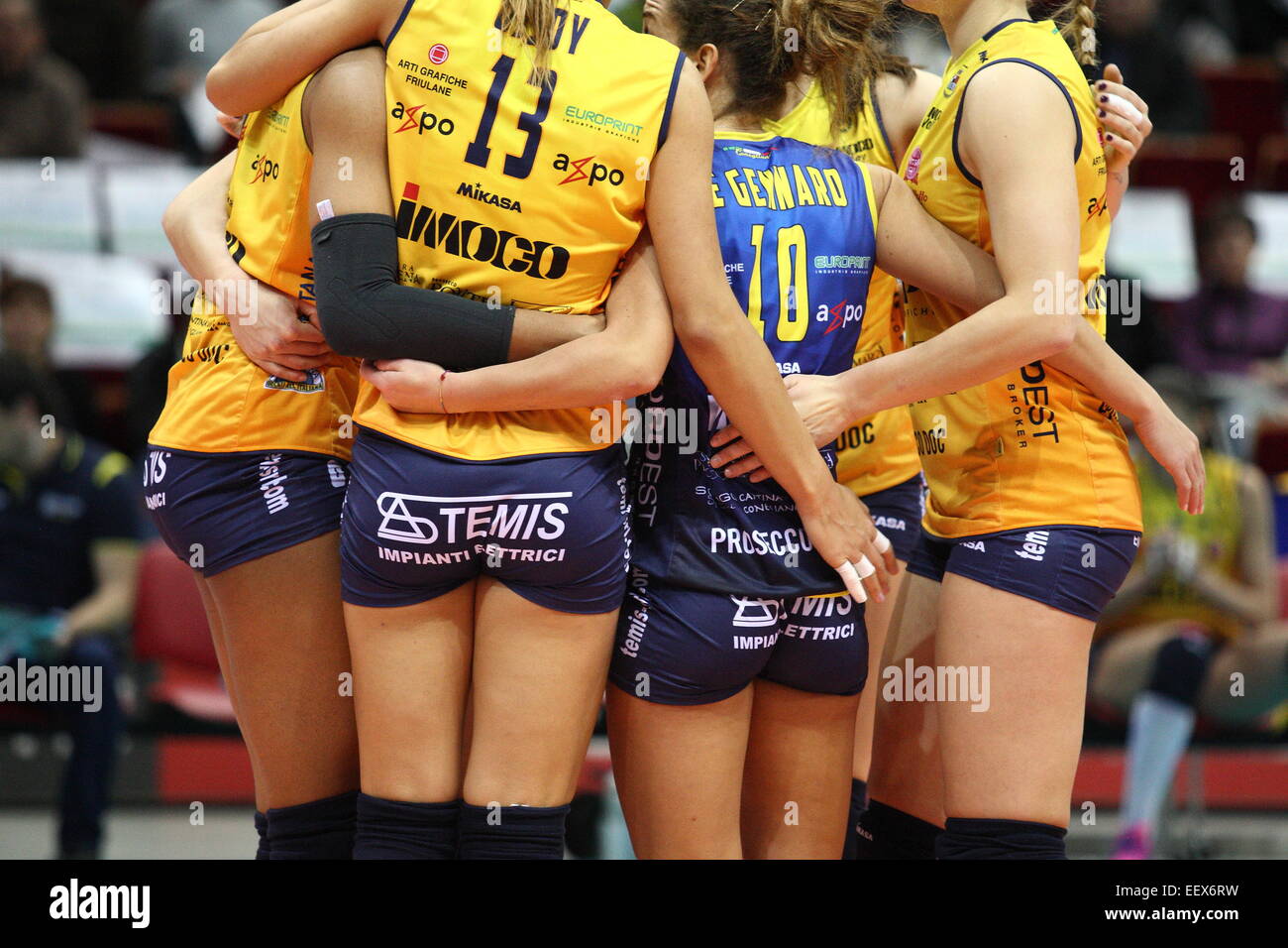 Volleyball herausforderung für frauen Fotos und Bildmaterial in hoher