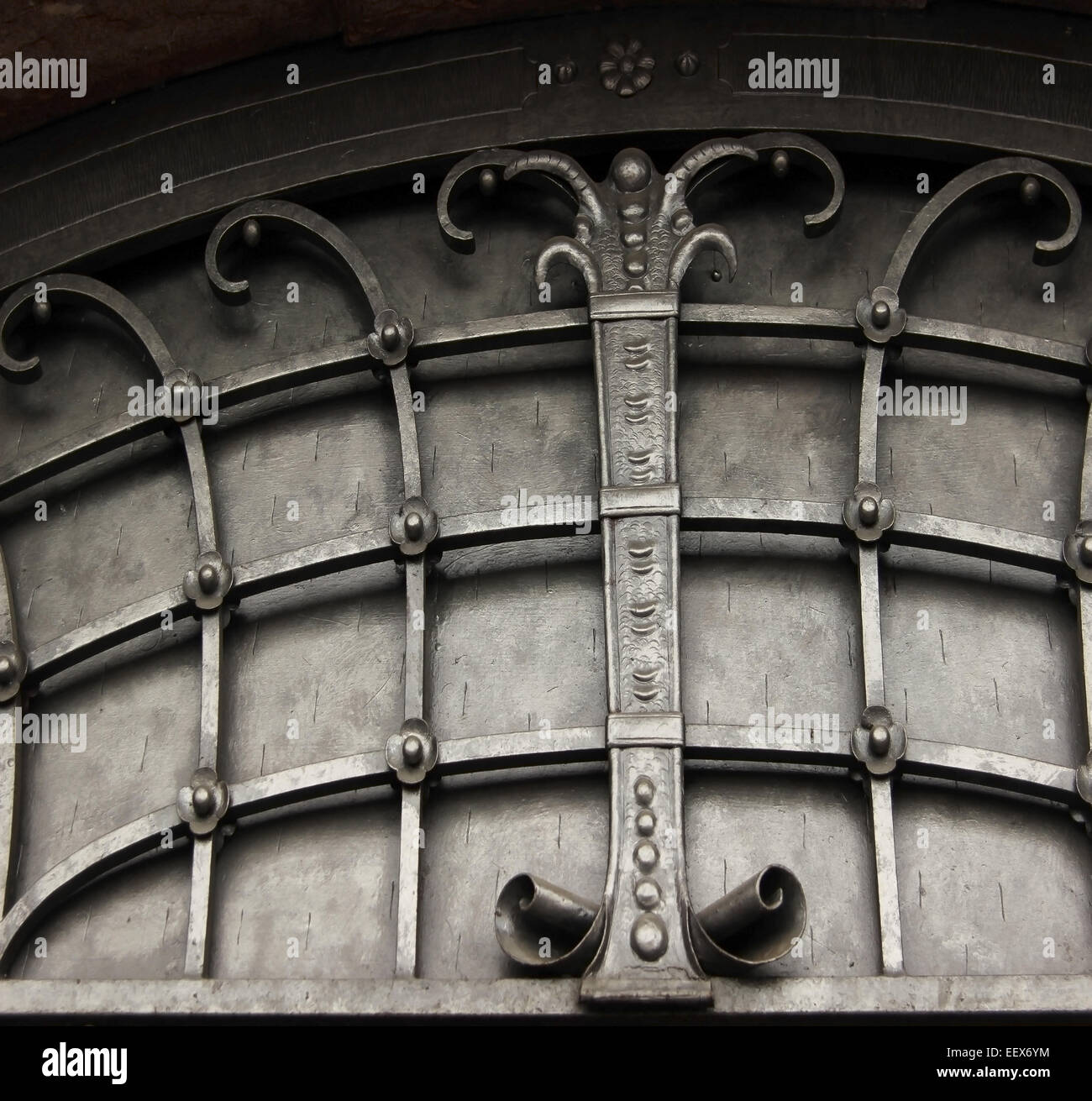 Nahaufnahme eines geschmiedeten Eingang Tor Grid Stockfoto Nahaufnahme eines geschmiedeten Eingang Tor Grid Stockfoto