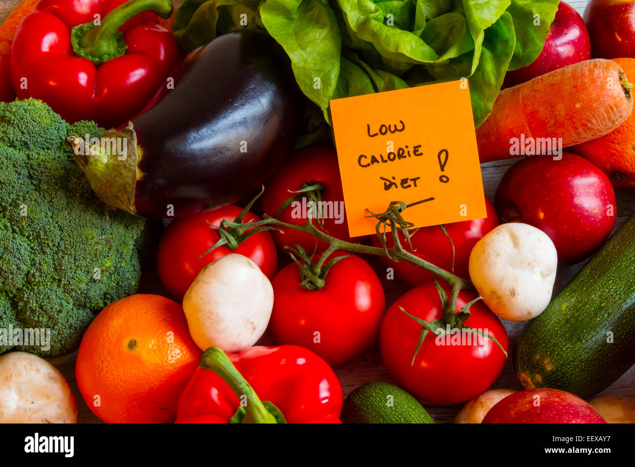 Kalorienarme Ernährung, Gemüse und Obst-Hintergrund Stockfoto