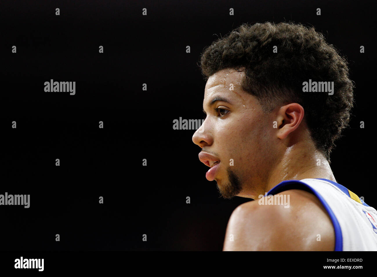 21. Januar 2015: Philadelphia 76ers Wache Michael Carter-Williams (1) blickt auf während der NBA-Spiel zwischen den New York Knicks und die Philadelphia 76ers im Wells Fargo Center in Philadelphia, Pennsylvania. Die New York Knicks gewannen 98-91. Stockfoto