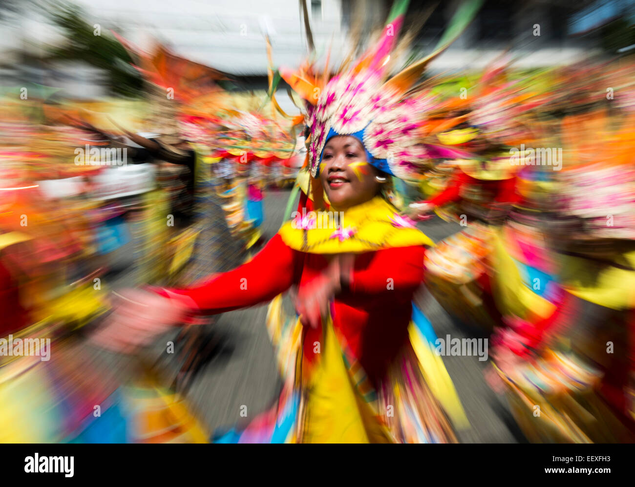 Interpreten mit verschmierten Gesichtern, Ati-Atihan Festival, Kalibo, Aklan, westlichen Visayas Region, Insel Panay, Philippinen. Stockfoto